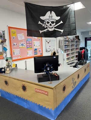 Pirate desk 2